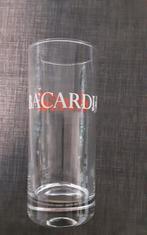BACARDI & COLA glas, witte en rode logo (#5), Verzamelen, Ophalen of Verzenden, Zo goed als nieuw, Borrel- of Shotglas