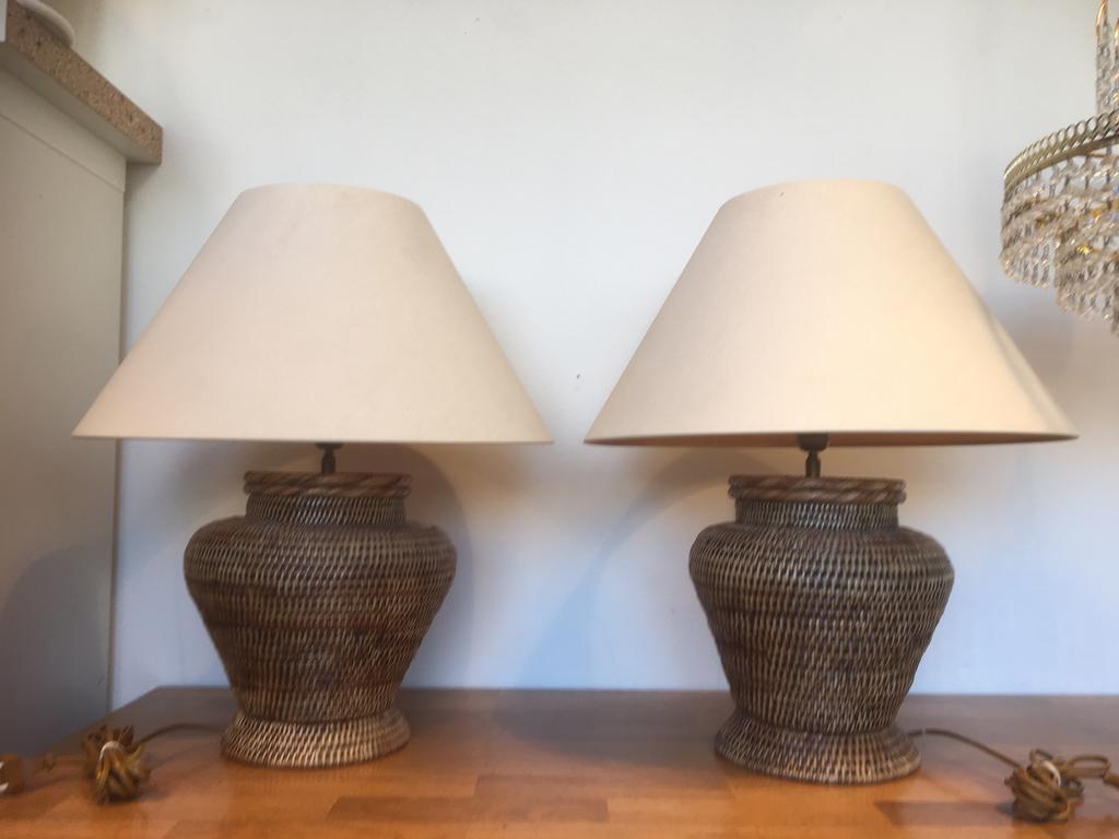 2 grote rattan, rotan uit Birma tafellampen. Met lichte kap., Ophalen of Verzenden