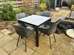 Vierkante tuintafel met 4 hartman sophie stoelen, Ophalen, Zo goed als nieuw
