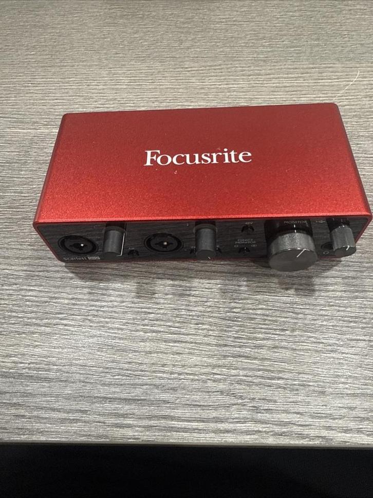 Focusrite Scarlett 2i2 3rd Gen 2-Channel USB Audio Interface, Computers en Software, Geluidskaarten, Zo goed als nieuw, Extern