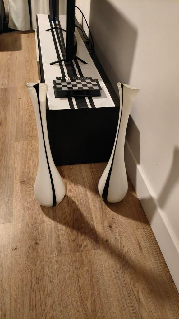 2 Decorative vase ceramic, Huis en Inrichting, Woonaccessoires | Krantenbakken en Lectuurbakken, Ophalen