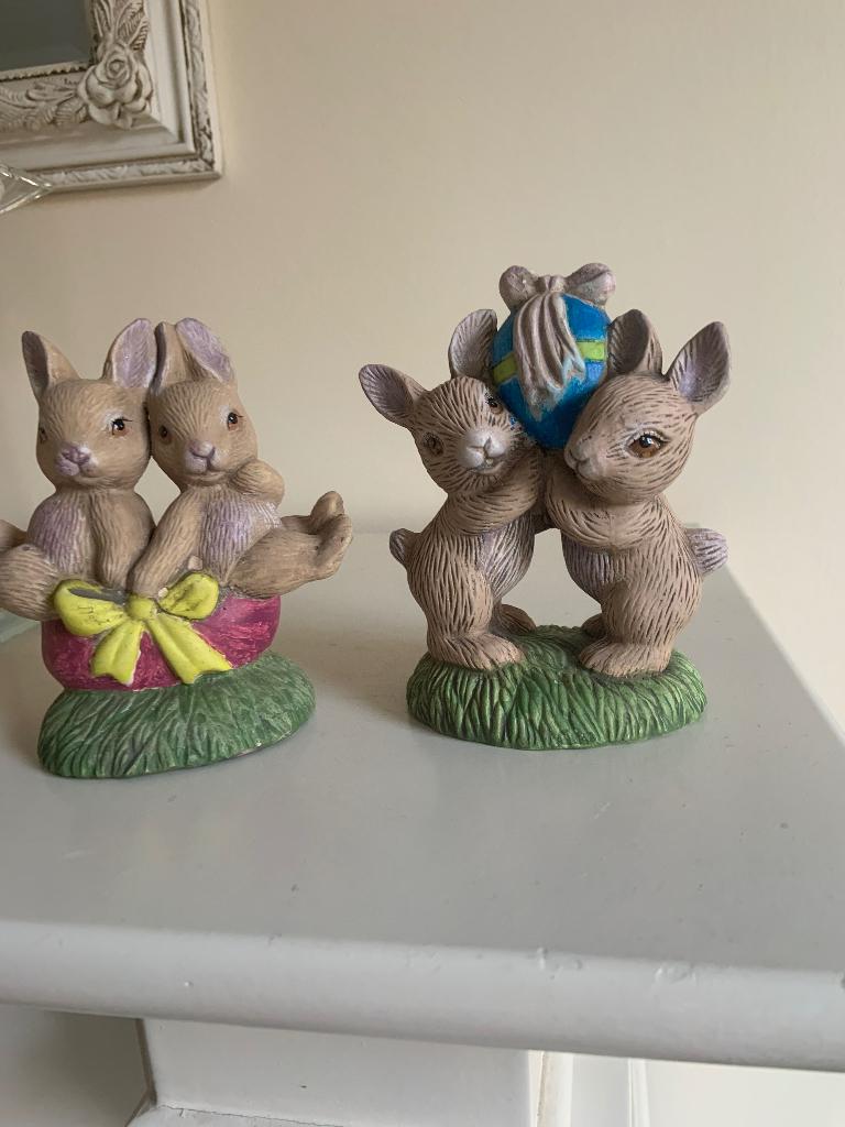 Twee decoraties konijnen €2per stuk, Diversen, Pasen, Ophalen