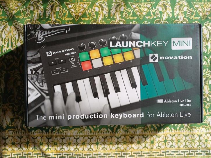 Novation Launchkey Mini MK2, Muziek en Instrumenten, Midi-apparatuur, Ophalen of Verzenden