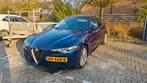 Alfa Romeo Giulia 2.0t Pano flippers sportinterieur, Auto's, Automaat, Achterwielaandrijving, 1995 cc, Zwart