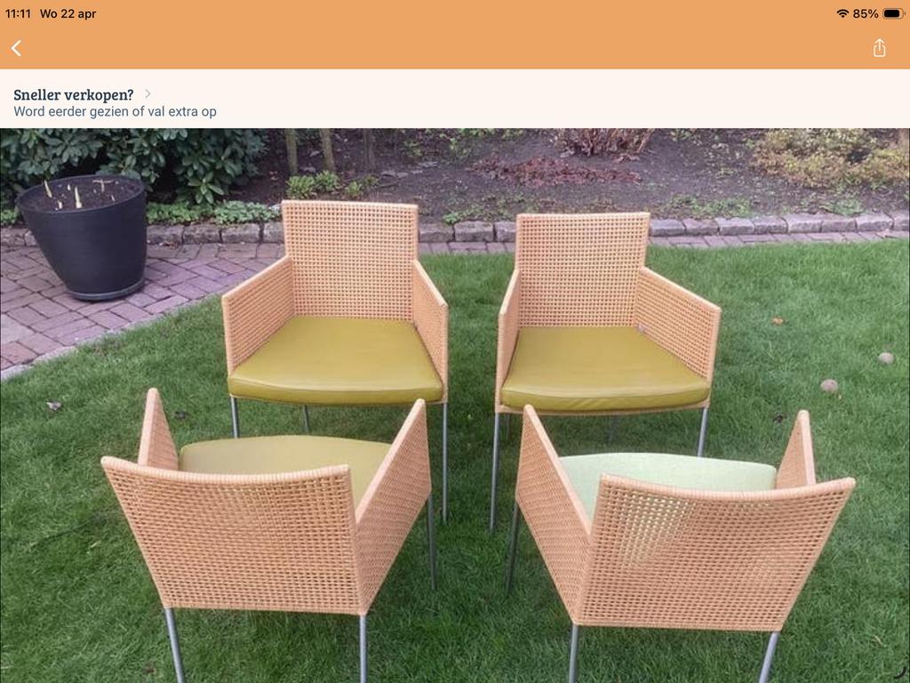 Label Tiba, rotan, aluminium poten, groene kussens, Huis en Inrichting, Stoelen, Zo goed als nieuw, Vier, Kunststof, Leer, Metaal