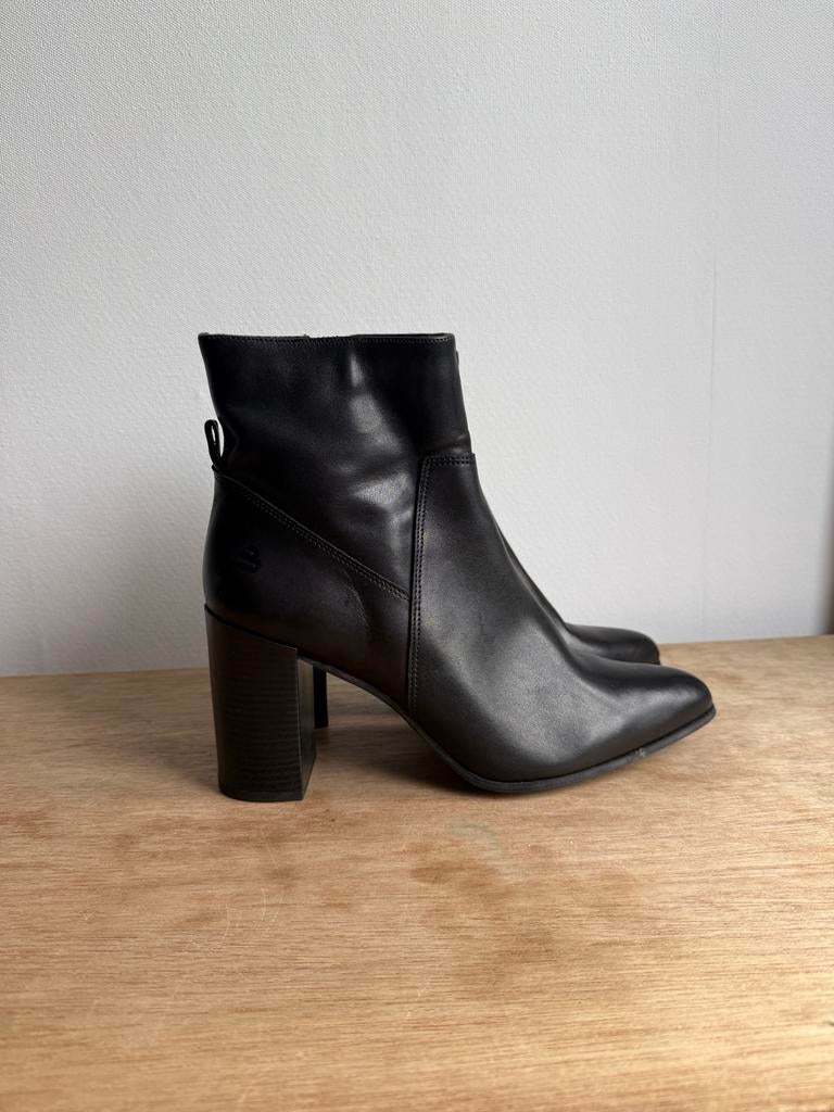 Zwarte leren enkellaarzen (laarsjes) met hak - Bull Boxer, Zwart, Lage of Enkellaarzen, Ophalen of Verzenden, Zo goed als nieuw