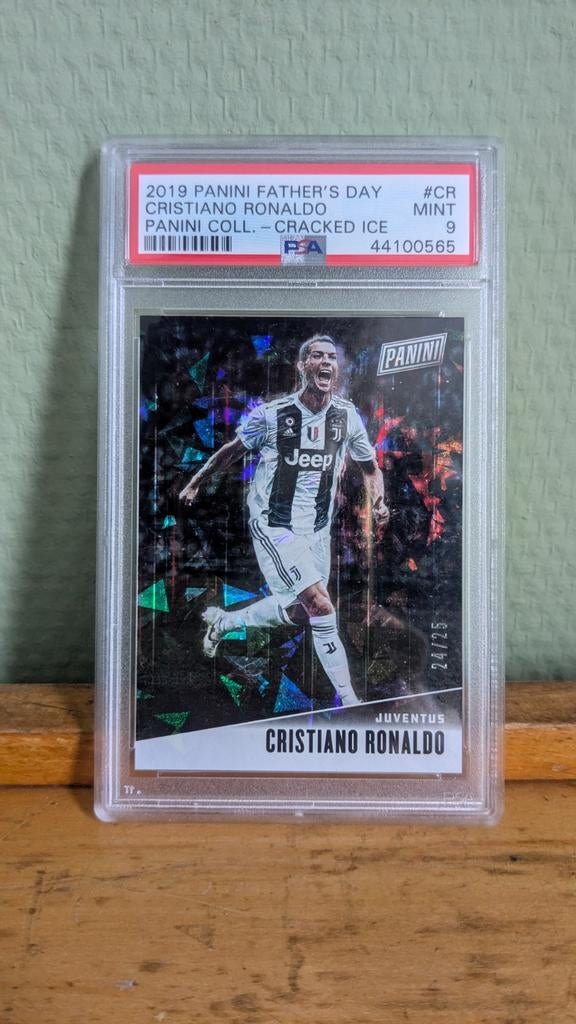 Panini 2019 Cristiano Ronaldo Cracked Ice /25 PSA9, Ophalen of Verzenden, Nieuw, Losse kaart