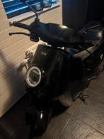 Te koop electrische scooter niu mqi gt( met gebarsten frame), Gebruikt, Elektrisch, Ophalen, Overige merken