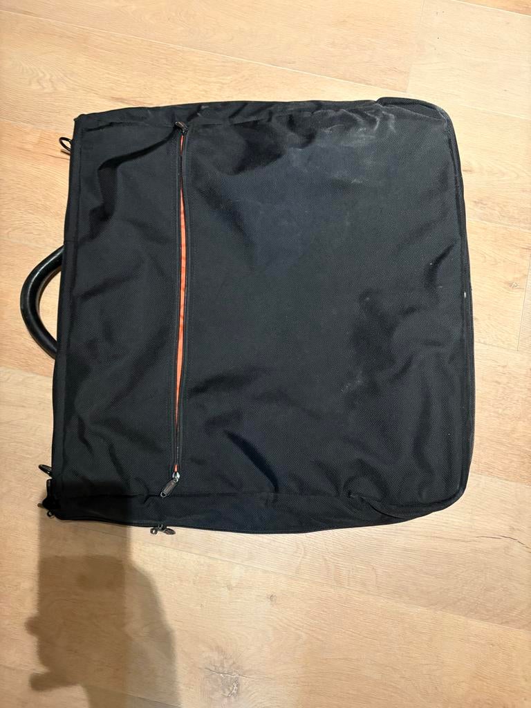 Samsonite stevige kostuum/jurk tas. Ongekreukt reizen!, 30 cm of meer, Gebruikt, Zwart, Ophalen of Verzenden