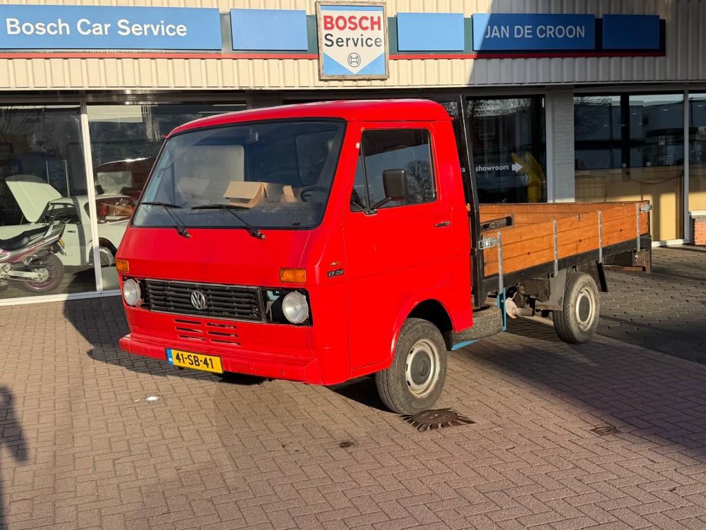 Volkswagen LT 28 Benzine 1980 Belastingvrij OPEN LAADBAK - O, Auto's, Bestelauto's, Volkswagen, Bedrijf, Handgeschakeld, Rood