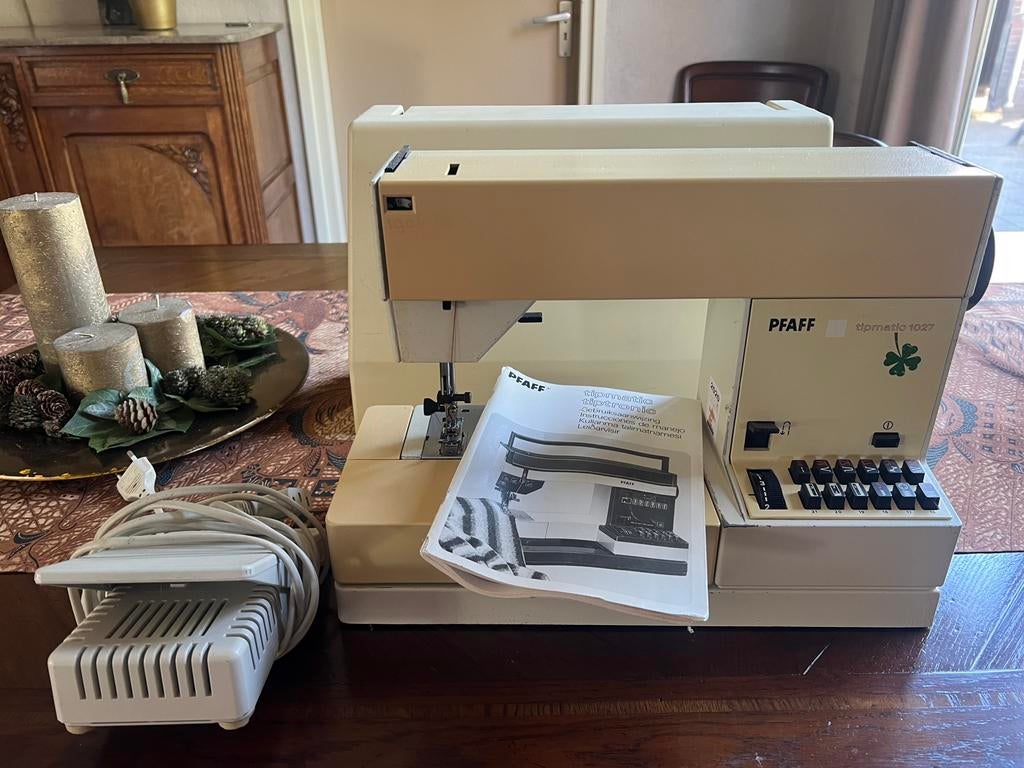 Pfaff tipmatic, Ophalen, Zo goed als nieuw, Naaimachine, Pfaff