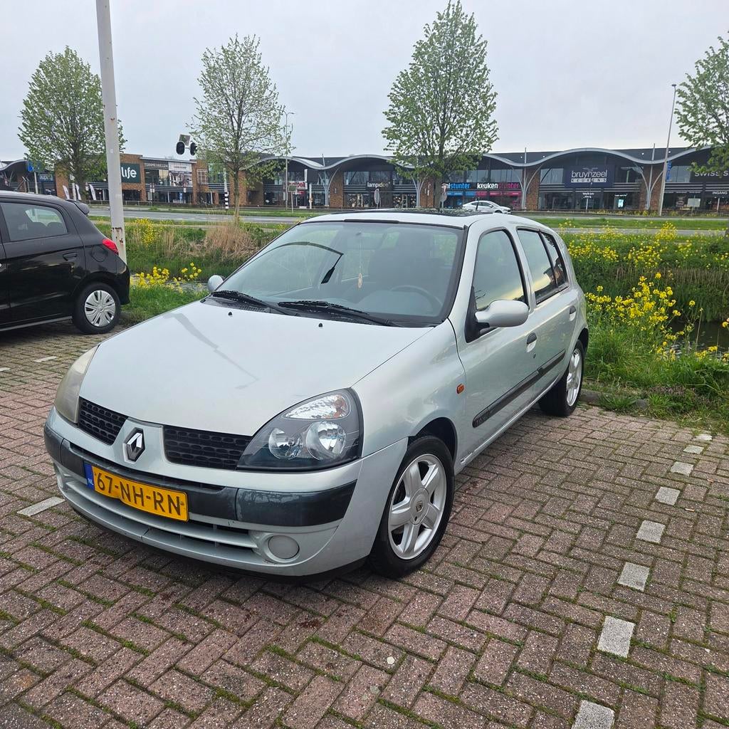 Renault Clio 1.4 16V RT 5DR 2005 2003 Grijs *NAP*, Voorwielaandrijving, 40 €/maand, 4 cilinders, 1200 kg