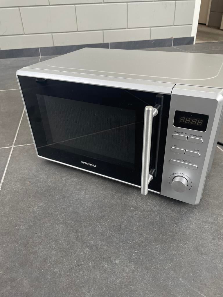 Inventum MN207S Solo Magnetron (20L, 800W) – Zilver, Witgoed en Apparatuur, Magnetrons, Ophalen, Gebruikt, Minder dan 45 cm, Magnetron