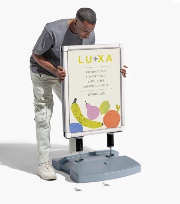 Reclame Stoepbord met watertank van vistaprint, Verzamelen, Ophalen, Zo goed als nieuw, Reclamebord