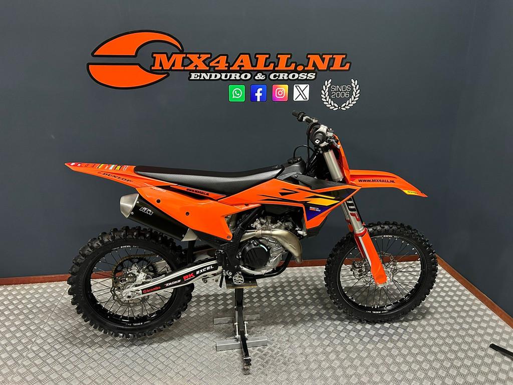 KTM 450 SXF 2025 40 uur Beauty ! no 250 / 350 SXF (bj 2025), Motoren, Motoren | KTM, 450 cc, Bedrijf, Crossmotor