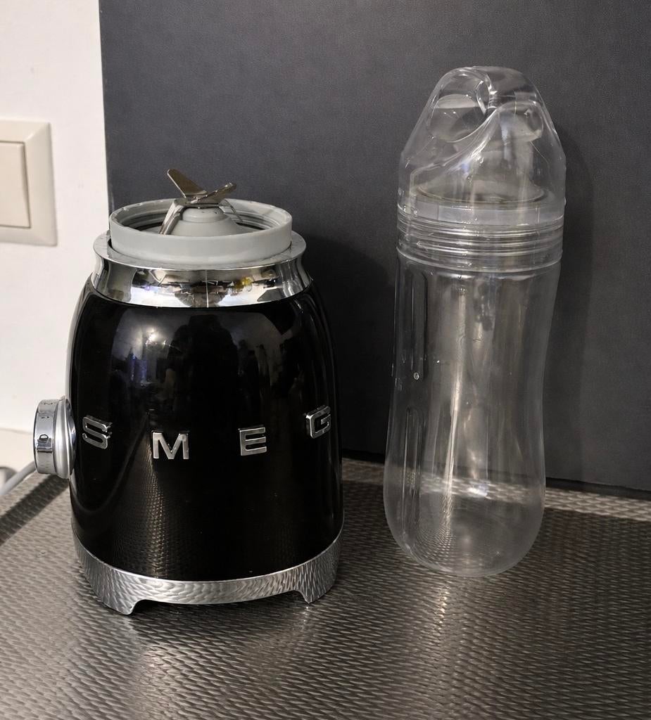 SMEG blender zwart, Witgoed en Apparatuur, Blenders, Ophalen, Zo goed als nieuw, Blender
