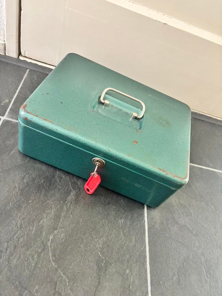 Geldkist groen buro wachter, Ophalen, 50 tot 100 cm, Zo goed als nieuw, Minder dan 50 cm
