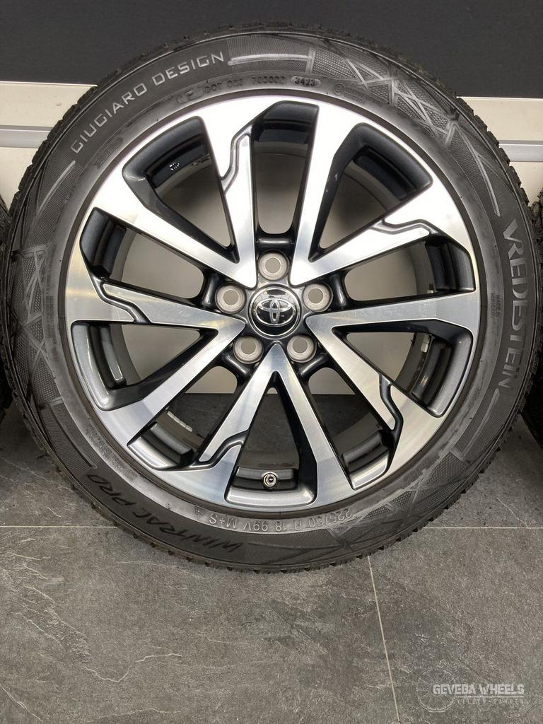 18” originele Toyota Corolla Cross velgen + winterbanden CJR, Auto-onderdelen, Banden en Velgen, 18 inch, Gebruikt, -, -