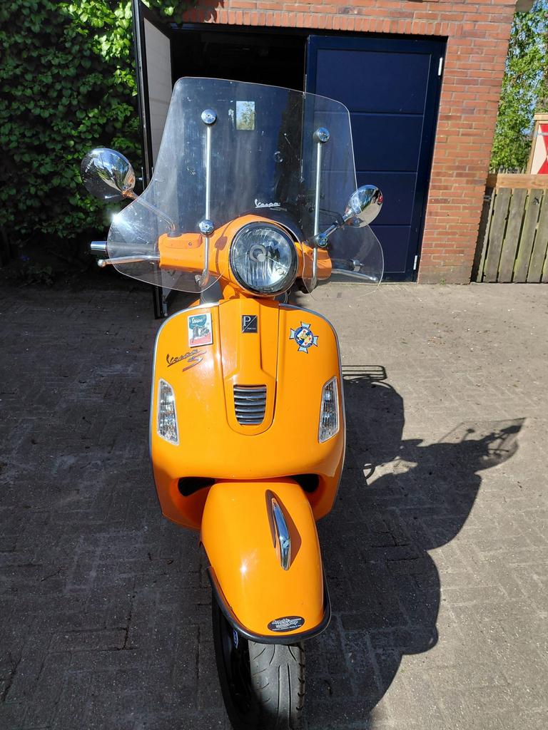 Vespa GTS 300 motorscooter - Oranje - Bouwjaar 2014, Ophalen of Verzenden, Gebruikt, Benzine, Overige modellen