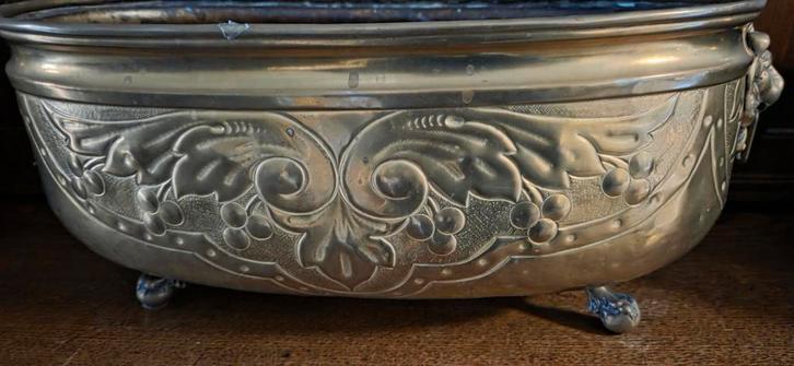 Antieke Koperen Bloembak met Leeuwenkoppen, 39,5-22- H 17 cm, Antiek en Kunst, Antiek | Koper en Brons, Ophalen of Verzenden