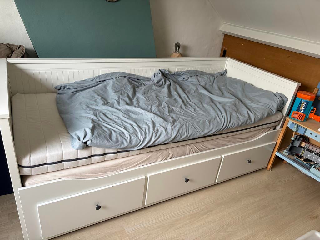 Ikea uitschuifbaar bed (een- of tweepersoons), Huis en Inrichting, Slaapkamer | Bedden, Ophalen, Wit, Tweepersoons, 80 cm