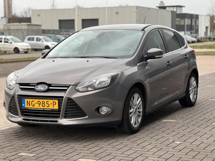 Ford Focus 10 Titanium *New Distri + NEW APK* Key-less, ENZ, Auto's, Ford, Bedrijf, Focus, ABS, Airbags, Airconditioning, Bluetooth