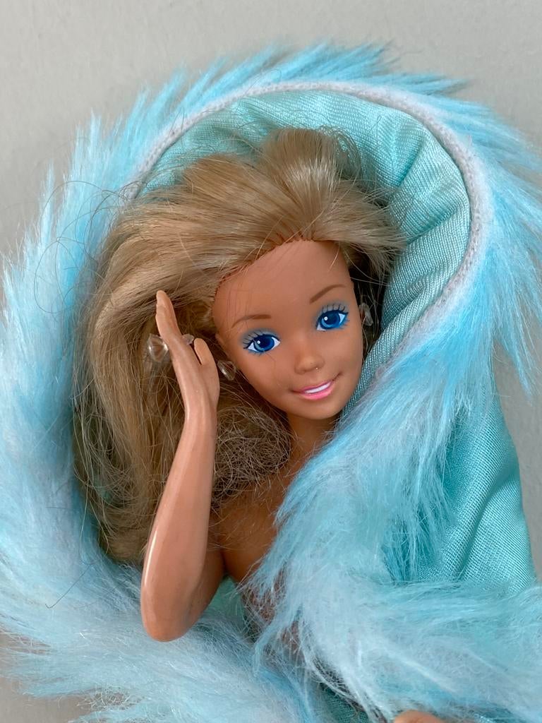 Vintage Barbie Magic Moves 1985 orig cape en  juwelen, Ophalen of Verzenden