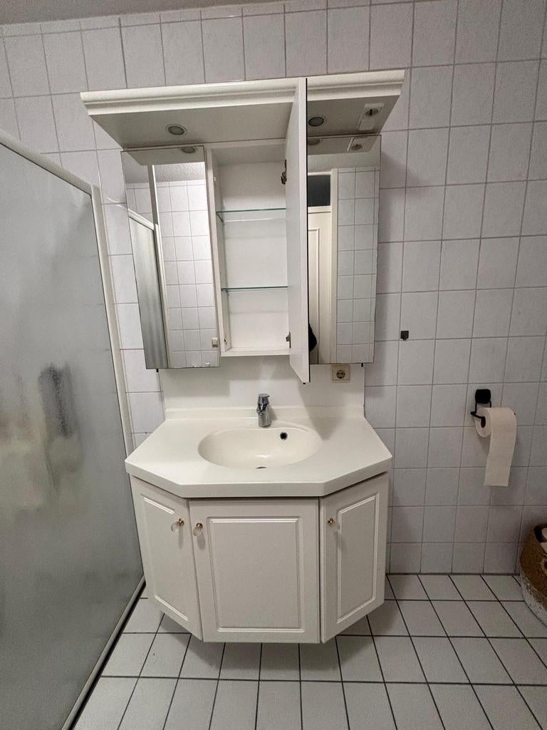 Badkamerset: wastafelmeubel, spiegelkast, hoge kast, Ophalen, (Half)hoge kast, Gebruikt, 50 tot 100 cm