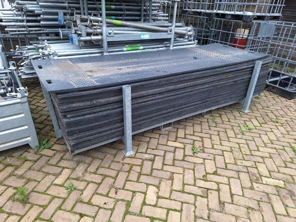 Kunststof rijplaten te huur 4 euro per plaat per week., Ophalen of Verzenden, Zo goed als nieuw