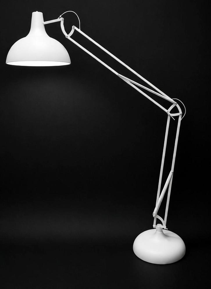 by fonQ Luné Vloerlamp - Wit, Huis en Inrichting, Lampen | Vloerlampen, Zo goed als nieuw, 150 tot 200 cm, Metaal, Ophalen