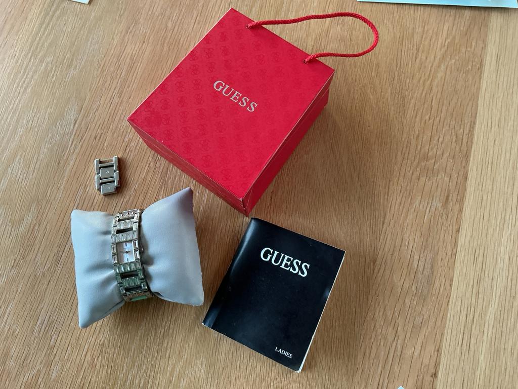 GUESS dameshorloge in de originele verpakking, Ophalen of Verzenden, Zo goed als nieuw, Staal, Guess