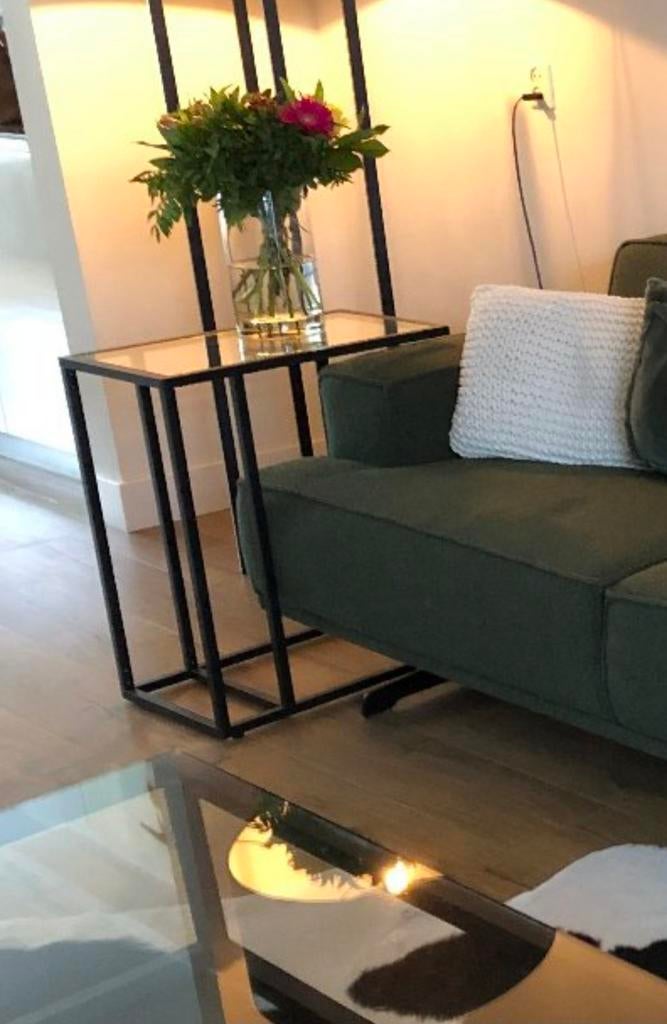 IKEA VITTSJÖ Laptoptafel / Bijzettafel met glasplaat, Huis en Inrichting, Tafels | Bijzettafels, Zo goed als nieuw, Rechthoekig