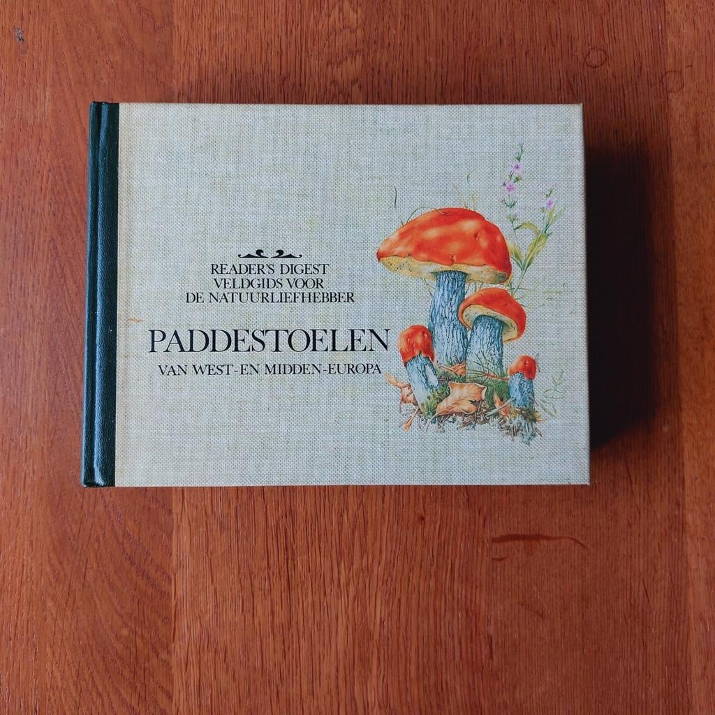 Veldgids Paddenstoelen Reader's Digest - Natuurliefhebber, Boeken, Ophalen of Verzenden, Gelezen, Overige onderwerpen, Readers Digest