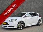 Ford Focus 2.0 ST-2 Recaro/Schuifdak/18''/250 PK/Led/Bomvol!, Gebruikt, 4 cilinders, 1337 kg, Wit