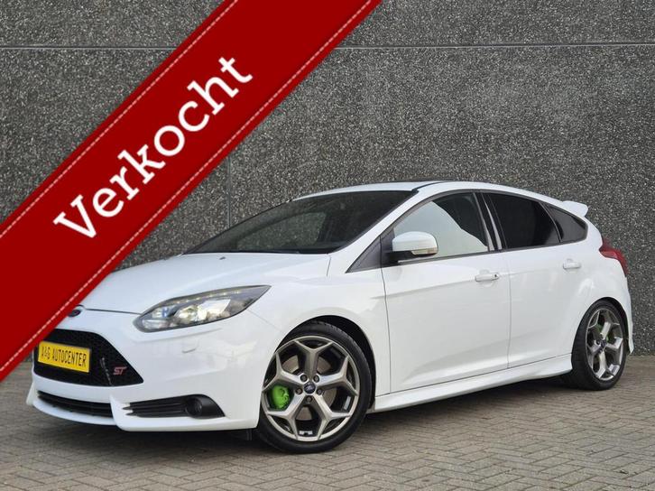 Ford Focus 2.0 ST-2 Recaro/Schuifdak/18''/250 PK/Led/Bomvol!, Auto's, Ford, Bedrijf, Te koop, Focus, ABS, Airbags, Airconditioning