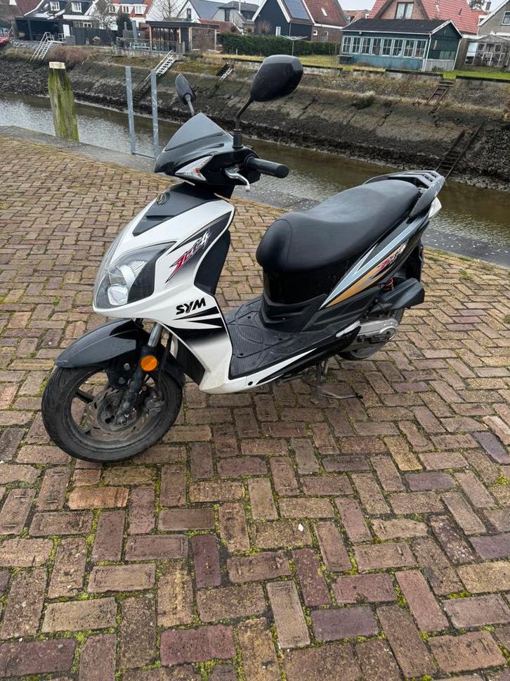 Sym jet 4, Fietsen en Brommers, Scooters | SYM, Gebruikt, Overige modellen, Maximaal 45 km/u, Benzine, Ophalen