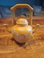 Gele theepot met witte versieringen, Antiek en Kunst, Ophalen of Verzenden