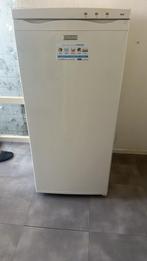 Goedewerkende vriezer, Witgoed en Apparatuur, Vriezers en Diepvrieskisten, Ophalen, Zo goed als nieuw, Vrijstaand, Minder dan 60 cm