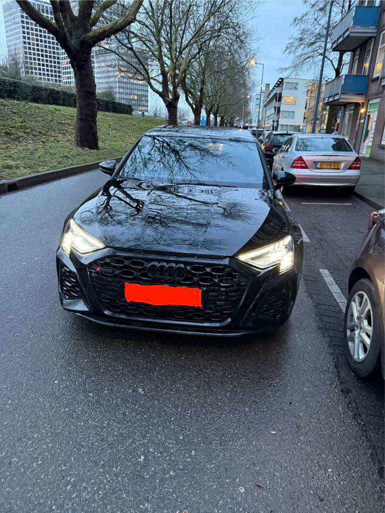 Audi A3 RS3 Tfsi 400pk S-tronic Quattro 2023 Zwart, Auto's, Automaat, 4 cilinders, Zwart, 1545 kg