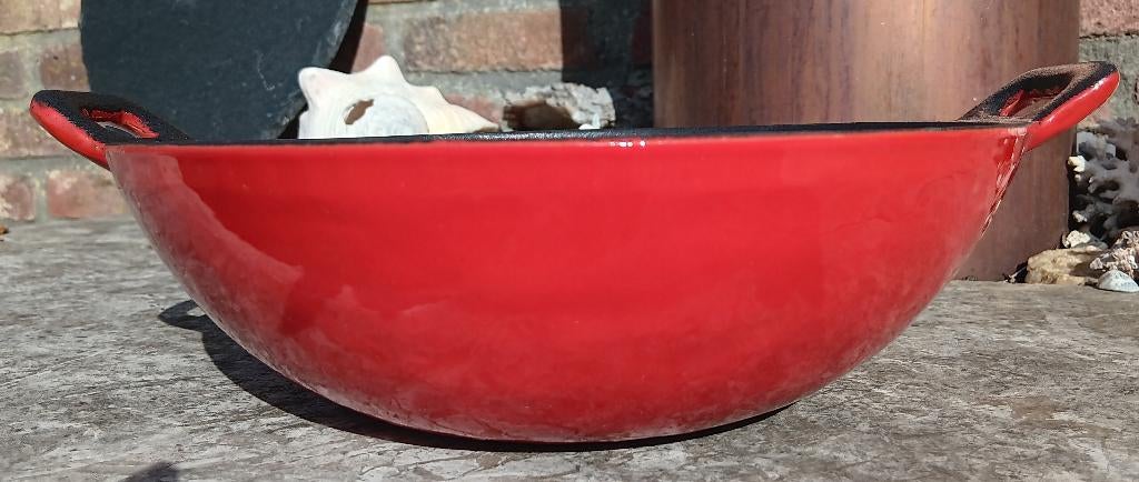 Vintage gietijzeren kleine rode wok Ø23,5 cm, Gietijzer, Ophalen of Verzenden, Zo goed als nieuw, Keramische plaat