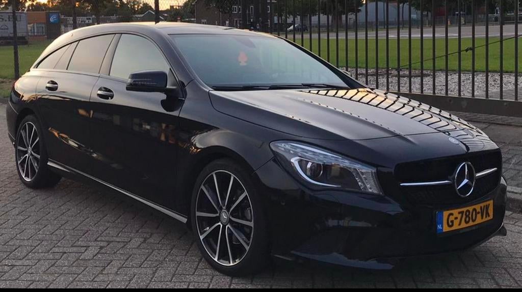Mercedes-Benz CLA 180 122pk 7G-DCT 2015 Zwart, Auto's, Mercedes-Benz, CLA, 730 kg, Zwart, 4 cilinders