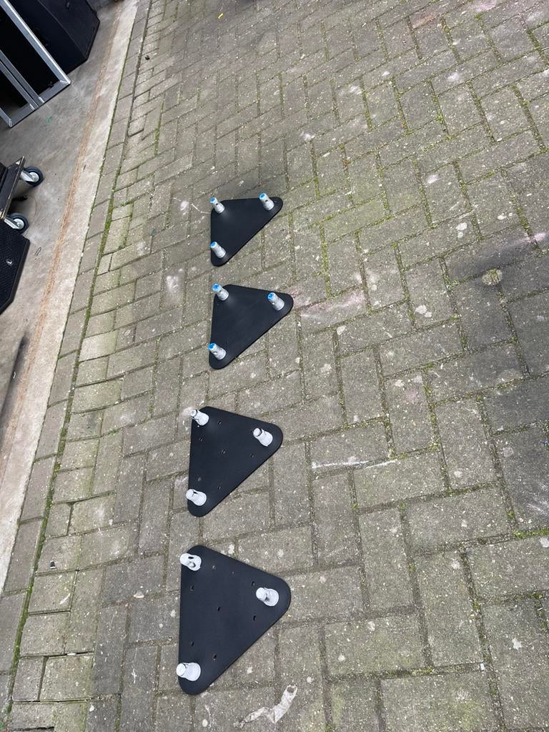 4 prolyte truss base plate black, Muziek en Instrumenten, Licht en Laser, Ophalen of Verzenden, Zo goed als nieuw, Overige typen