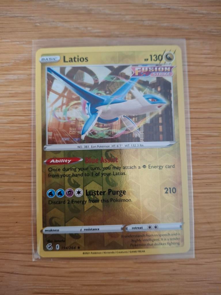 Latios 194/264 Reverse Holo Fusion Strike Pokémon Kaart, Ophalen of Verzenden, Zo goed als nieuw, Losse kaart, Foil