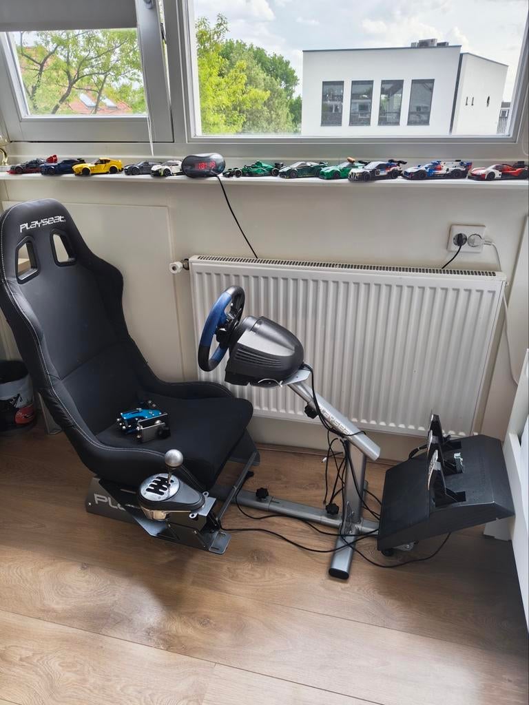 Playseat met Thrustmaster T150, Racestoel, Ophalen of Verzenden, Zo goed als nieuw, Verstelbaar