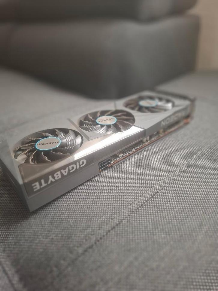 GIGABYTE AMD Radeon RX 6600 XT EAGLE 8G Grafische kaart, Computers en Software, Videokaarten, Zo goed als nieuw, PCI-Express 4.0