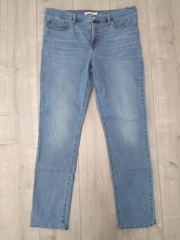 Levi's dames jeans 312 - Maat 33-32, Blauw, Overige jeansmaten, Ophalen of Verzenden, Zo goed als nieuw