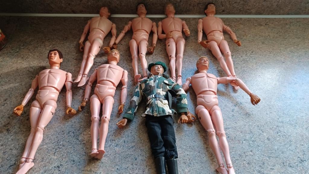 8 Action Man Palitoy poppen jaren 60 /70met veel accessoires, Ophalen
