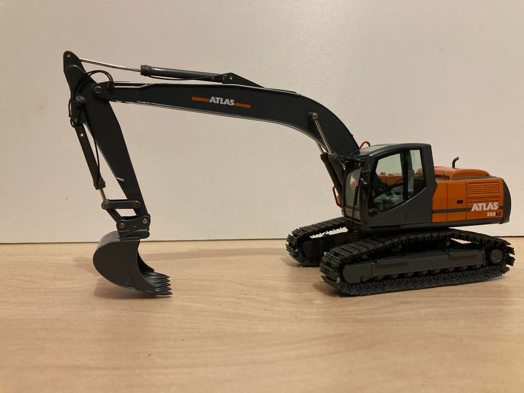 Model graafmachine Atlas 225 LC, Hobby en Vrije tijd, Modelauto's | 1:50, Ophalen of Verzenden, Gebruikt, Overige typen, Overige merken