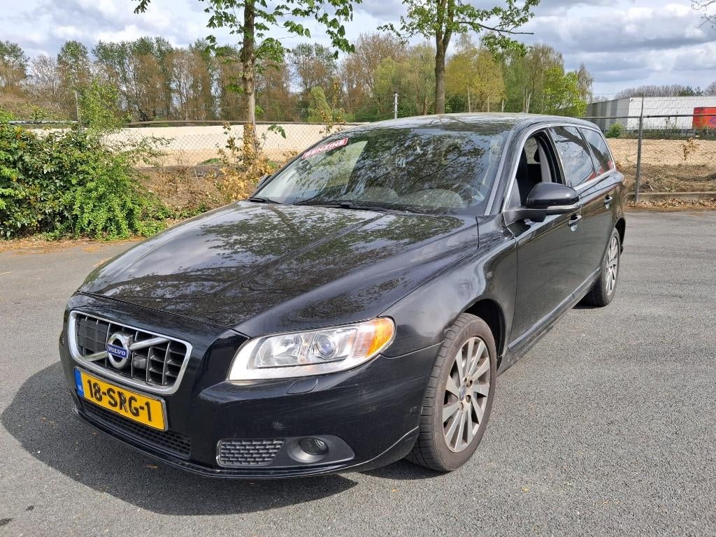 Volvo V70 T4 132KW 2011 GEWOON DE ECHTE STERKE VOLVO OOIT, Auto's, Zwart, 4 cilinders, Automatische klimaatregeling, 179 pk