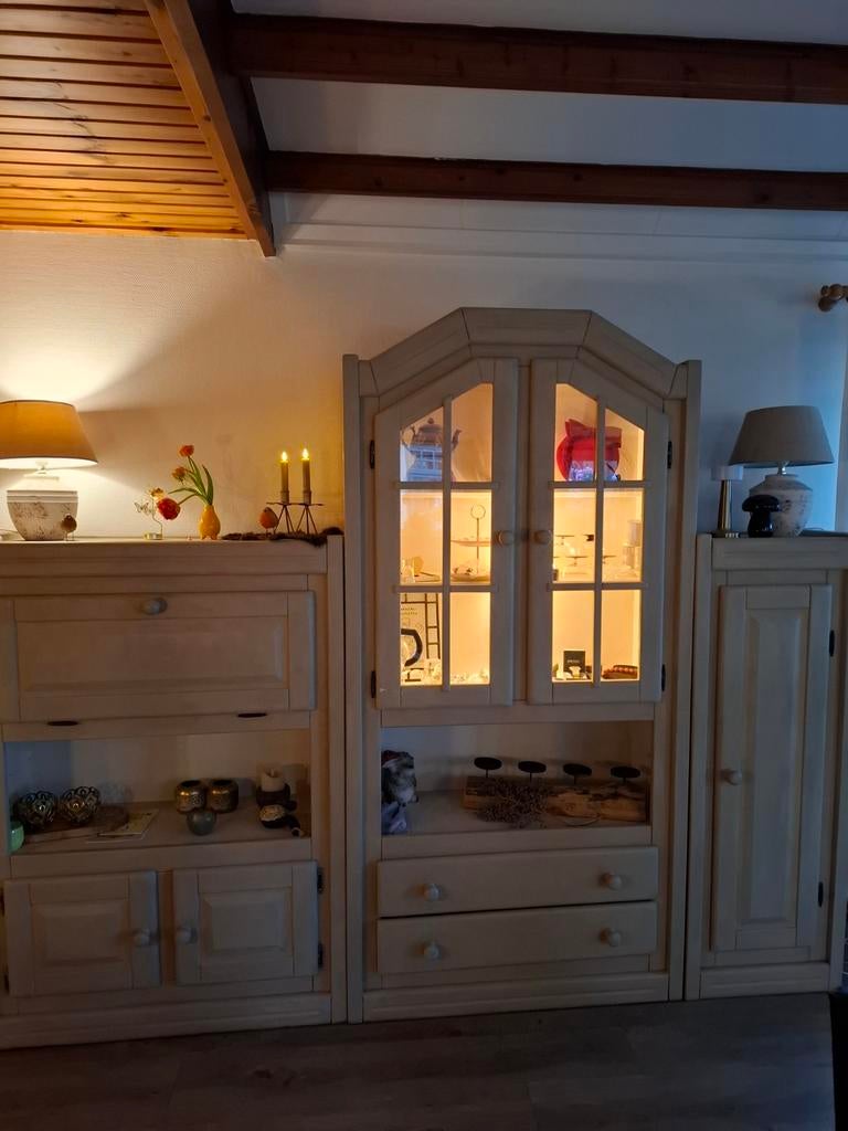 Gereserveerd GRATIS kast, Ophalen of Verzenden, Gebruikt, Beige, Overige typen